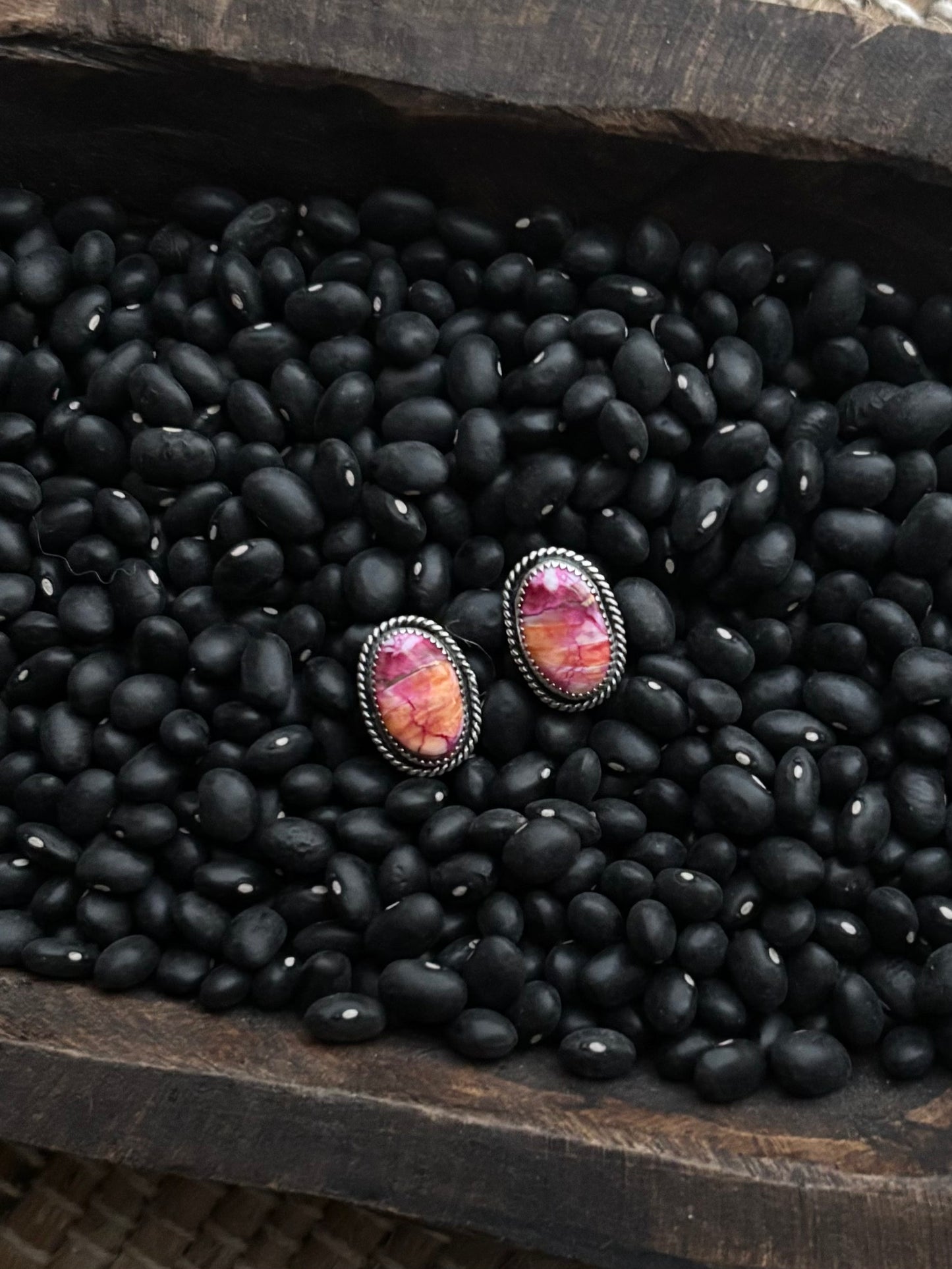 Spiny oyster earrings